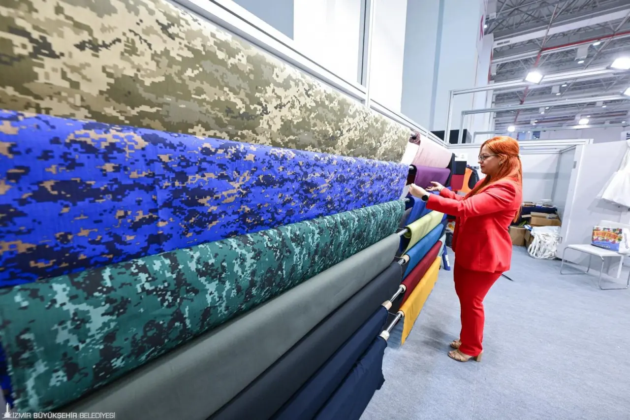 Hazır giyim sektörünün buluşma noktası ve profesyonellerin merakla takip ettiği Fashion Prime-8. Tekstil, Hazır Giyim Tedarikçileri ve Teknolojileri Fuarı, 22-24 Ekim 2025 tarihleri arasında kapılarını açacak. Türkiye hazır giyim ve konfeksiyon sektörünün ihracatını destekleyen fuara 2026 yılı kumaş koleksiyonlarının ilk kez sergileneceği defileler renk katacak.