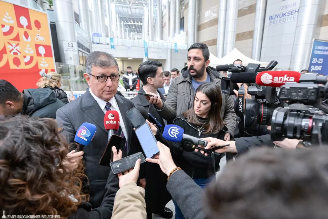 İzmir Büyükşehir Belediye Başkanı Cemil Tugay, Agroexpo Fuarı'nda yaptığı açıklamalarda işçi eylemleri ve Cumhurbaşkanı Erdoğan'ın sözlerine cevap verdi.