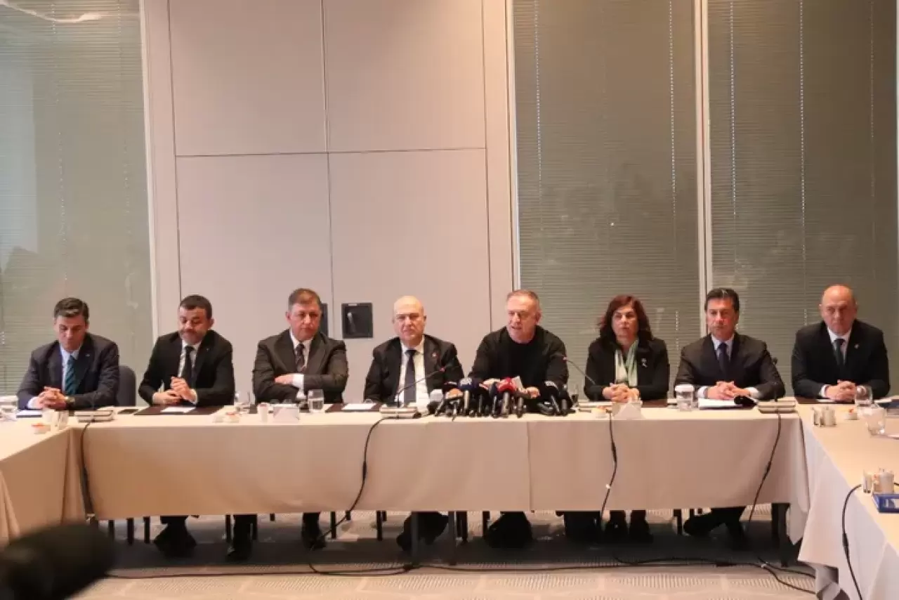 CHP’li Gökan Zeybek, toplanan deprem vergilerinin başka alanlara aktarıldığını iddia etti. Ege'deki sismik hareketlilik sonrası önlem çağrıları arttı!