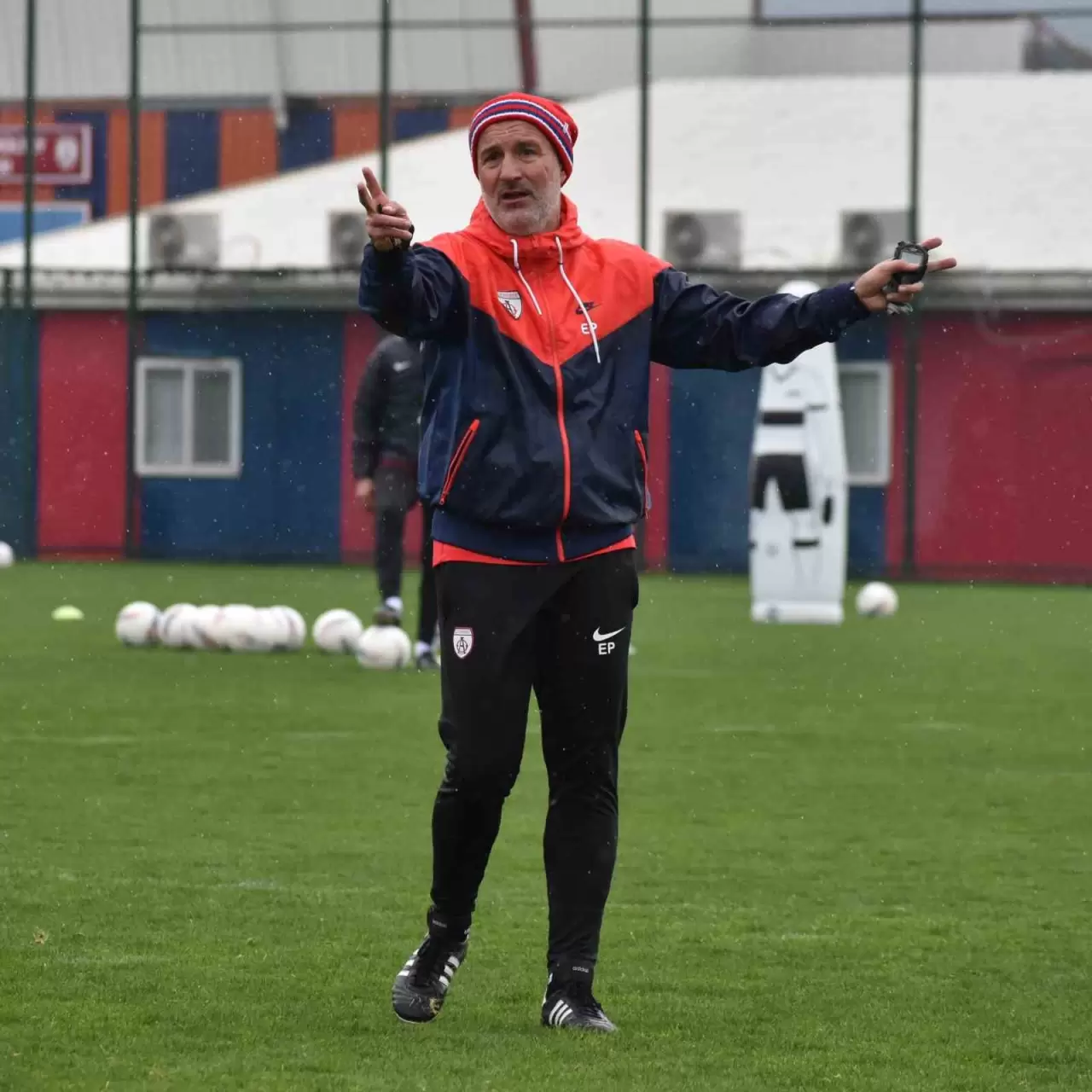 Altınordu'nun deneyimli teknik direktörü Ersan Parlatan, Isparta 32 maçını değerlendirirken, Kırklarelispor maçı için galibiyet vurgusu yaptı. 