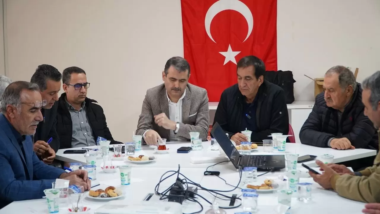 İranlı kooperatif heyeti, Tire Süt Kooperatifi'ni ziyaret ederek iş birliği ve bilgi paylaşımında bulundu. İki ülke arasında kooperatifçilik alanında iş birliği temennisinde bulunuldu