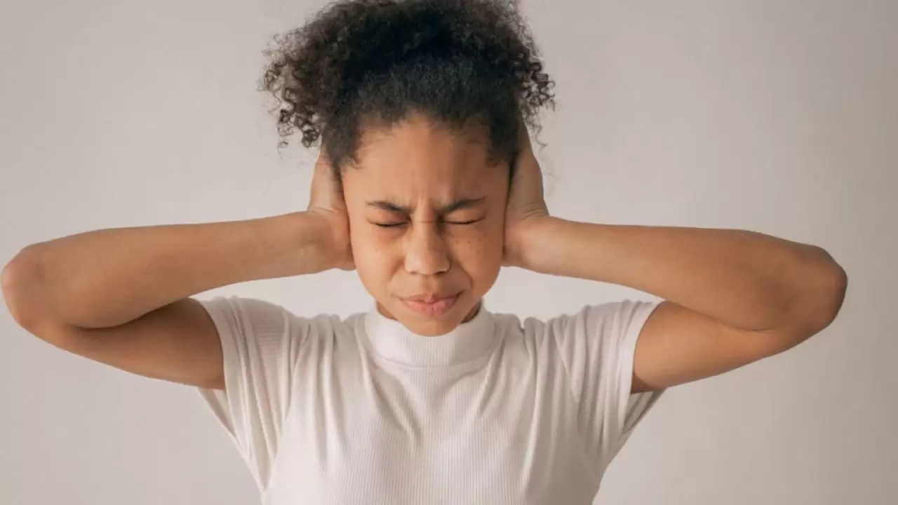 Kulaklıkla Müzik Dinlerken Dikkat! İşitme Kaybına Yol Açabilecek Tehlikeler