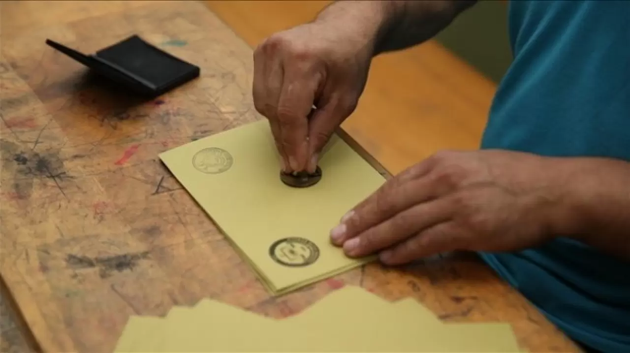 CHP, cumhurbaşkanı adayını belirlemek için sandıklı ön seçim yapacak. 1.6 milyon üye oy kullanacak, süreç nasıl işleyecek? İşte detaylar...