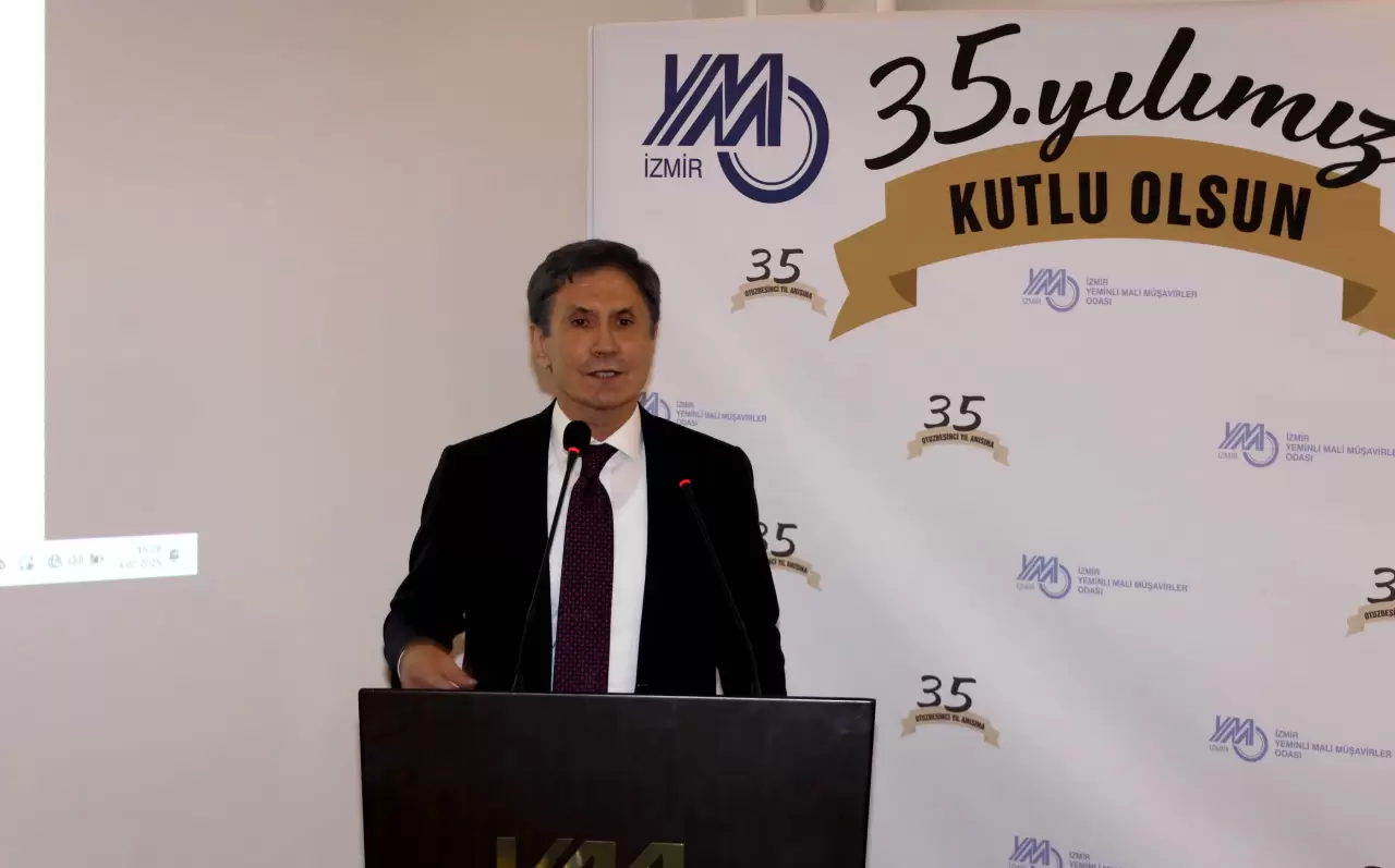 İzmir YMMO, 35. kuruluş yıldönümünü unutulmaz bir etkinlikle kutladı. Başkan Zengin, meslektaşlarıyla birlikte vergi sisteminin geleceğine dair önemli mesajlar verdi.