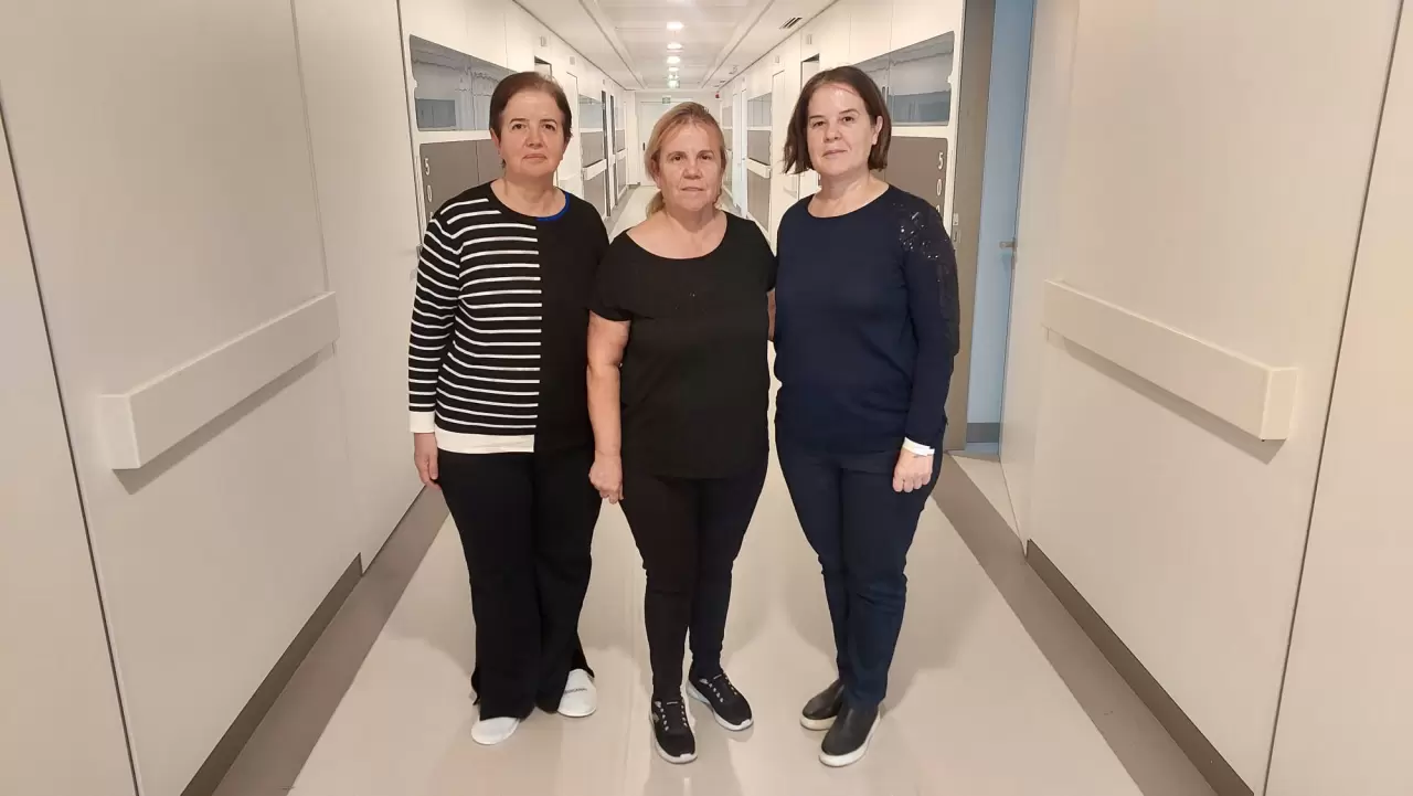 Amerika'dan gelen Binnaz ve İzmir'den gelen Selviye ve Ayşe, Medicana Sağlık Grubu'nda aynı gün yapılan katarakt ameliyatları sonrası gözlüklerine veda etti. Görme problemleri nasıl çözüldü?