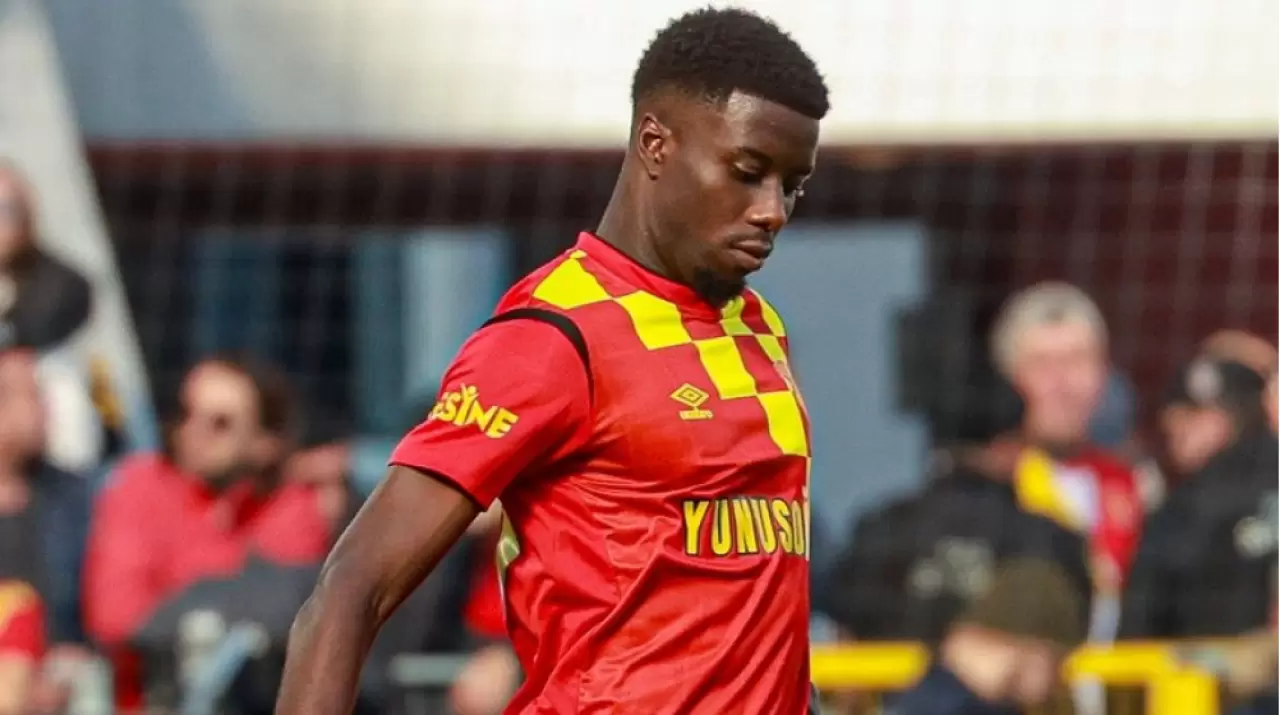 Süper Lig'in iddialı ekibi Göztepe, Fransa'nın köklü kulübü Bordeaux'dan savunma oyuncusu Malcom Bokele'yi kadrosuna kattı. Peki, Bokele'nin futbolculuk geçmişi ve Göztepe'ye katacağı değerler neler?