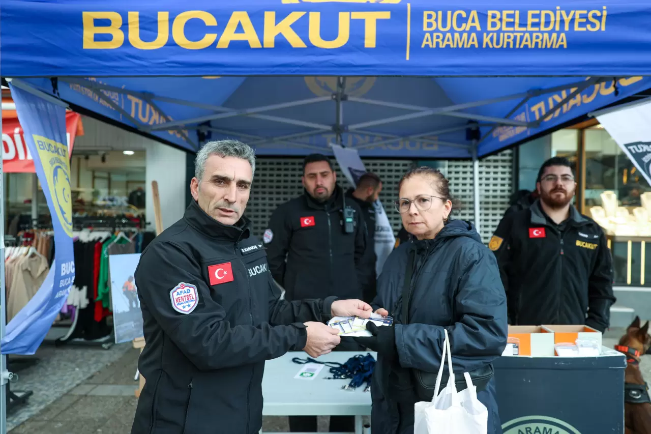 Buca’da 6 Şubat Depremi Anıldı: 04.17’de Duygusal Tören!