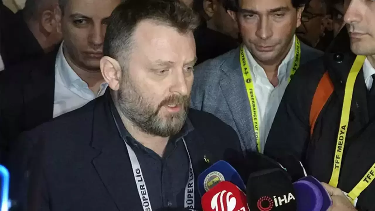 İş adamı ve Fenerbahçe Yönetim Kurulu üyesi olan Selahattin Baki'nin kim olduğu, eşi, serveti ve kariyeri çokça merak edilmekte. Haberimize sizler için Selahattin Baki hakkında merak edilenleri yanıtladık.