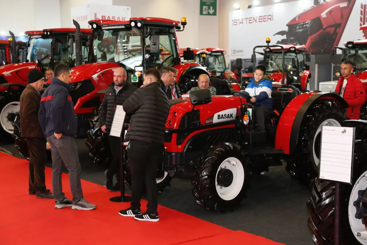 Tarım ve hayvancılık dünyasının en prestijli etkinliği AGROEXPO 2025, Fuar İzmir’de başladı! 1000+ marka, seminerler, etkinlikler ve büyük iş fırsatları ile sektöre yön verecek. Ücretsiz biletinizi kaçırmayın!