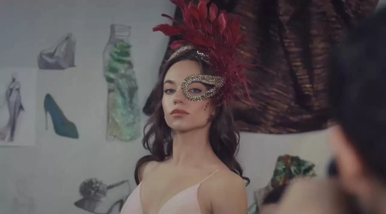 Biz Kimden Kaçıyorduk Anne ile oyunculuk kariyerine başlayan Eylül Tumbar'ın oynadığı diziler, filmler ve sevgilisi merak konusu. Haberimizde sizler için Eylül Tumbar hakkında merak edilenleri açıkladık.