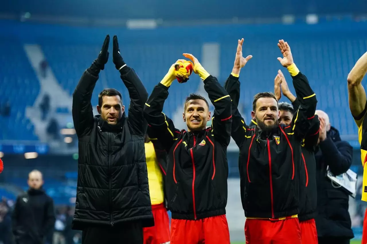 Eren Elmalı transferini bitiremeyen Galatasaray, rotasını Fransa'ya çevirdi! Sarı-kırmızılılar, Lens'in yıldızı Przemyslaw Frankowski için harekete geçti. Peki Przemyslaw Frankowski Kimdir? Przemyslaw Frankowski hangi takımlarda oynadı? İşte detaylar…