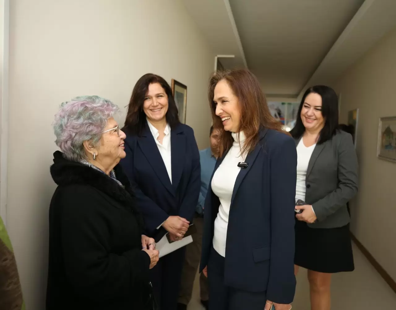 Karşıyaka Belediyesi, 3. Yaş Üniversitesi mezunu 285 çınarı sosyal projelere dahil ediyor. Gönüllü büyükler, bilgi ve deneyimleriyle topluma ışık tutacak!