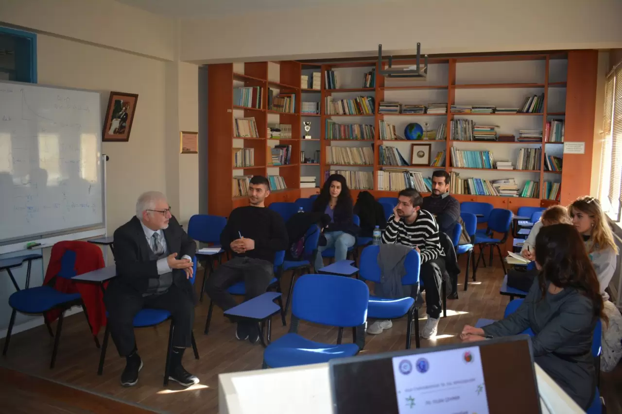 Ege Üniversitesi 70. Yıl Etkinlikleri kapsamında düzenlenen “70. Yılda ÇEVMER” söyleşisinde, merkezin çevre sorunlarına katkısı ve Greenmetric başarısı ele alındı.