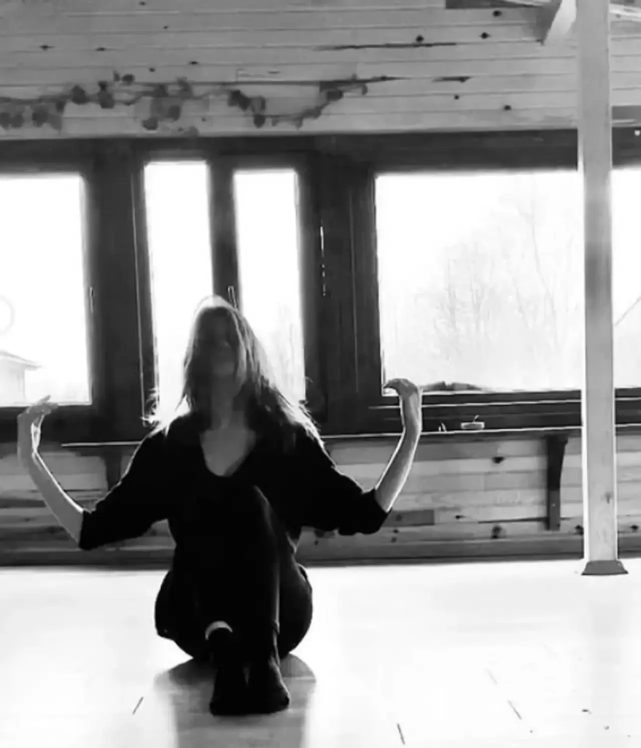 Mehmet Aslantuğ, 35 yaşında psikolog Canan Şahin'le yeni bir aşka yelken açtı. Sosyal medyada paylaştığı anlamlı mesajıyla aşkını duyurdu. İlişkileri nasıl gelişecek?