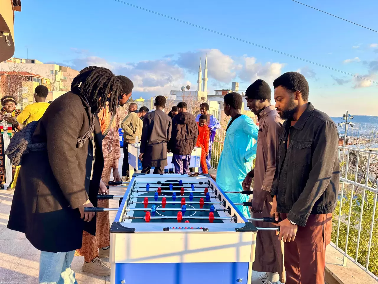 İzmir Büyükşehir Belediyesi, Gambiyalı öğrencileri 3 gün boyunca ağırladı. Kültürel etkinlikler, geziler ve sosyal aktivitelerle dolu program gençler arasında bağları güçlendirdi!