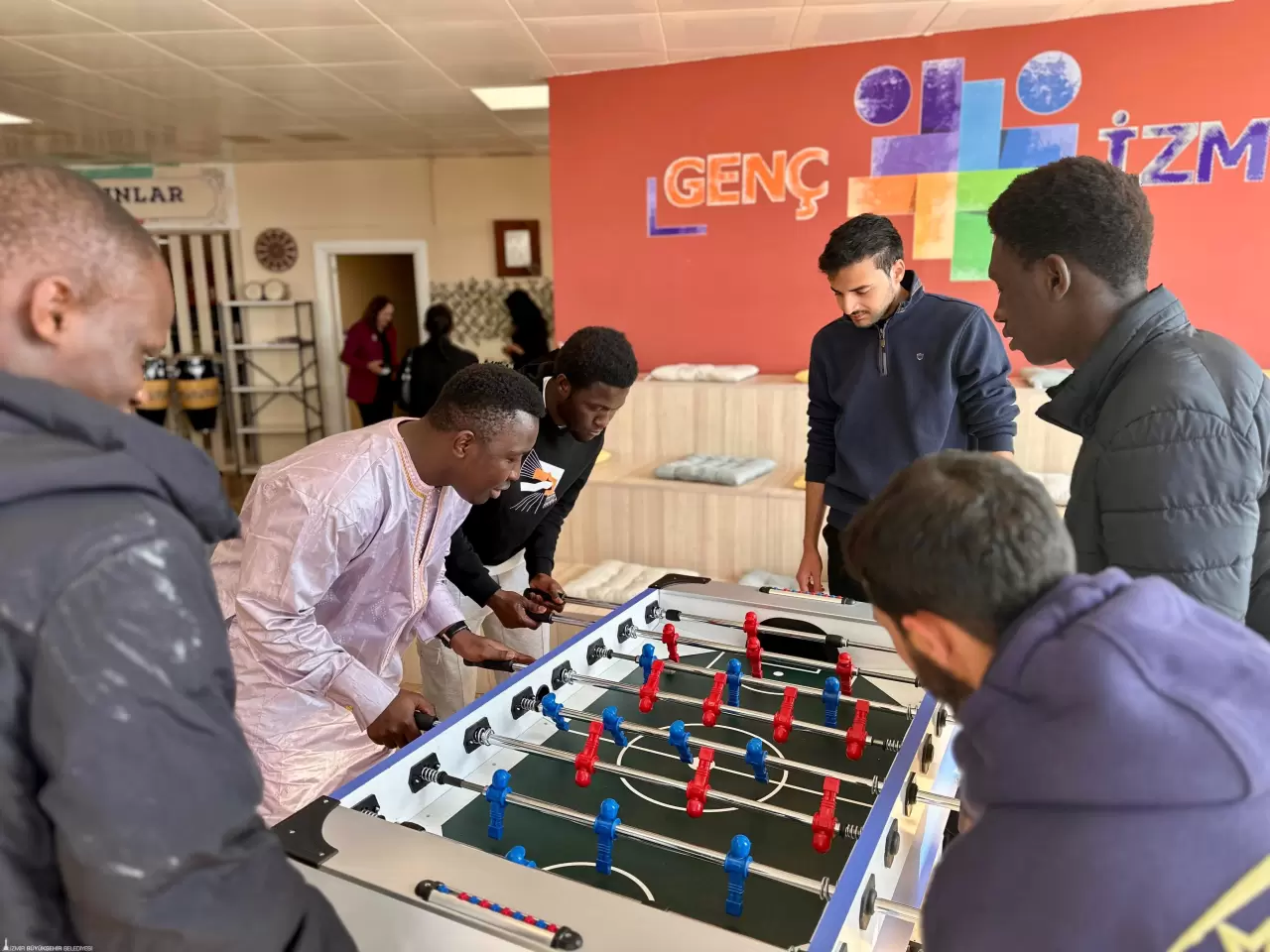İzmir Büyükşehir Belediyesi, Gambiyalı öğrencileri 3 gün boyunca ağırladı. Kültürel etkinlikler, geziler ve sosyal aktivitelerle dolu program gençler arasında bağları güçlendirdi!