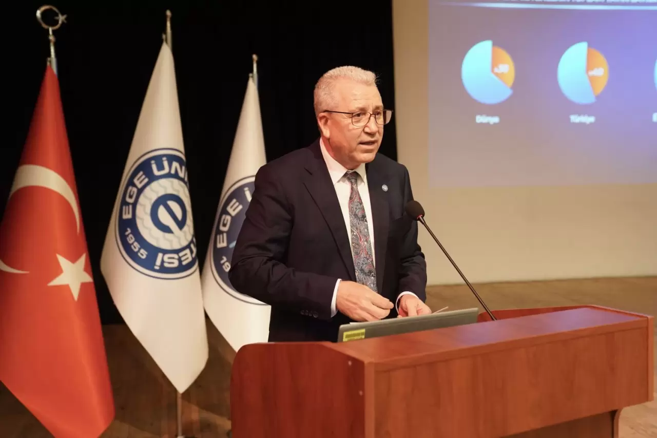 İzmir'de, Uluslararası Bilimde Kadınlar ve Kız Çocukları Günü'nde Ege Üniversitesi’nde bilim kadınları ödüllendirildi. Bilimsel başarılarıyla dikkat çeken akademisyenler ve öğrenciler ödüllerini aldı.