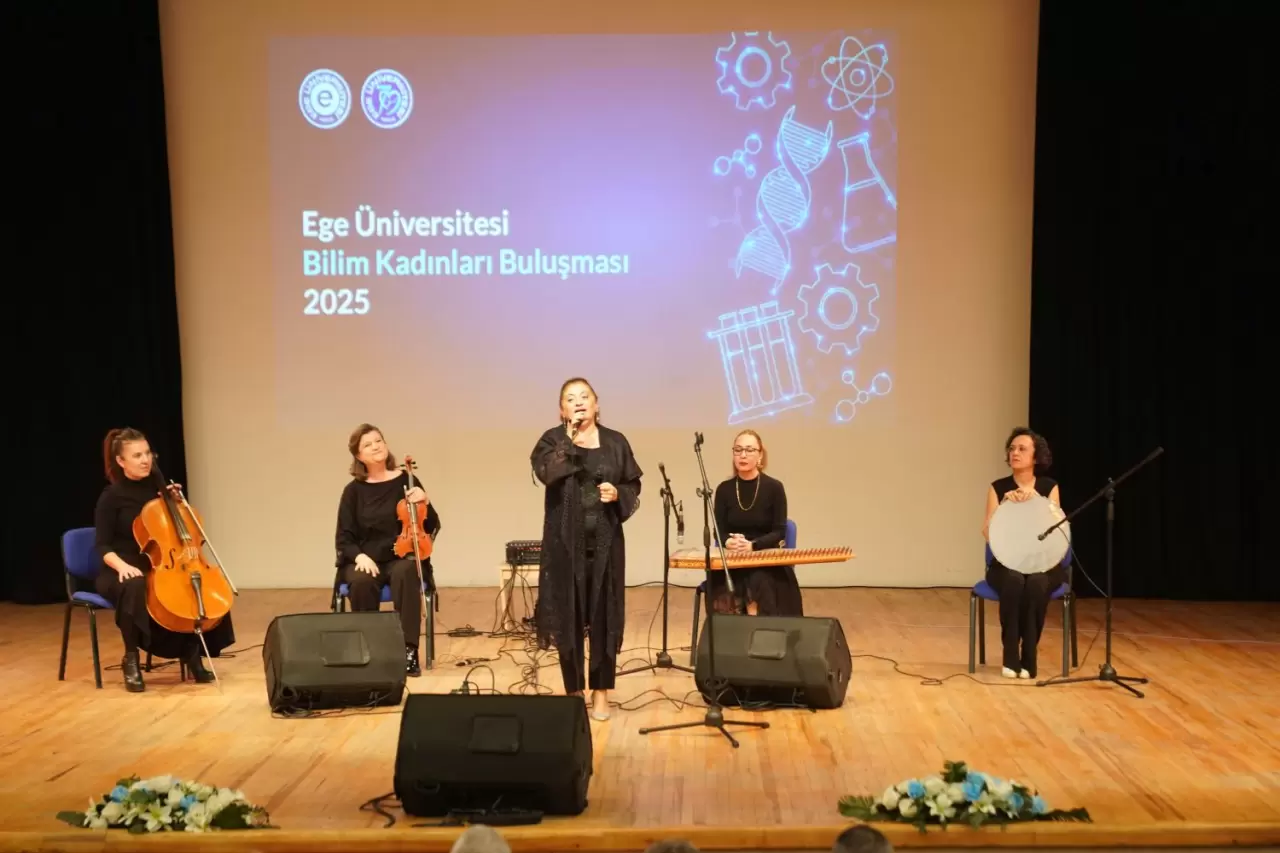 İzmir'de, Uluslararası Bilimde Kadınlar ve Kız Çocukları Günü'nde Ege Üniversitesi’nde bilim kadınları ödüllendirildi. Bilimsel başarılarıyla dikkat çeken akademisyenler ve öğrenciler ödüllerini aldı.