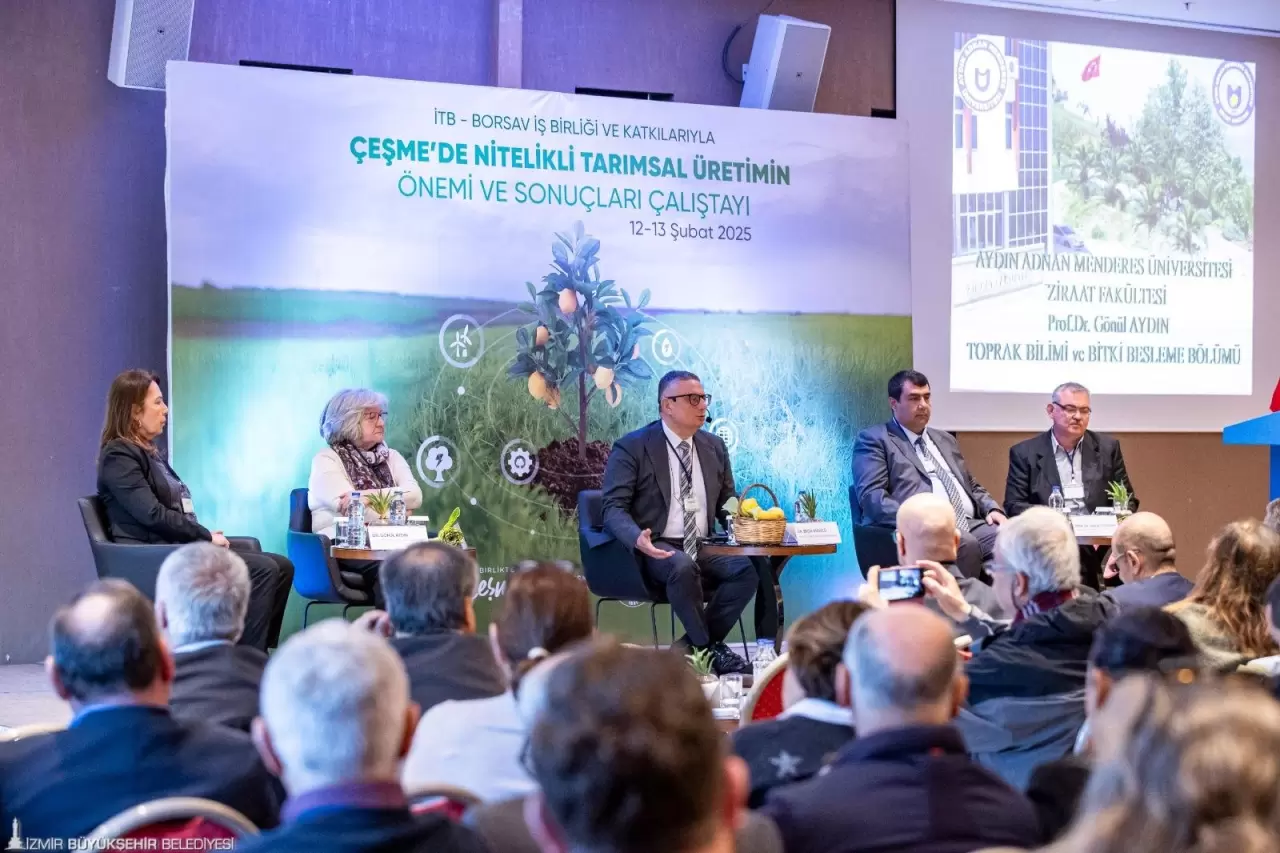 İzmir Büyükşehir Belediye Başkanı Cemil Tugay, kentsel gıda stratejisi ve kırsal kalkınma modeliyle tarımda yeni bir dönem başlatıyor. Peki, bu hamle İzmir’i nasıl etkileyecek?