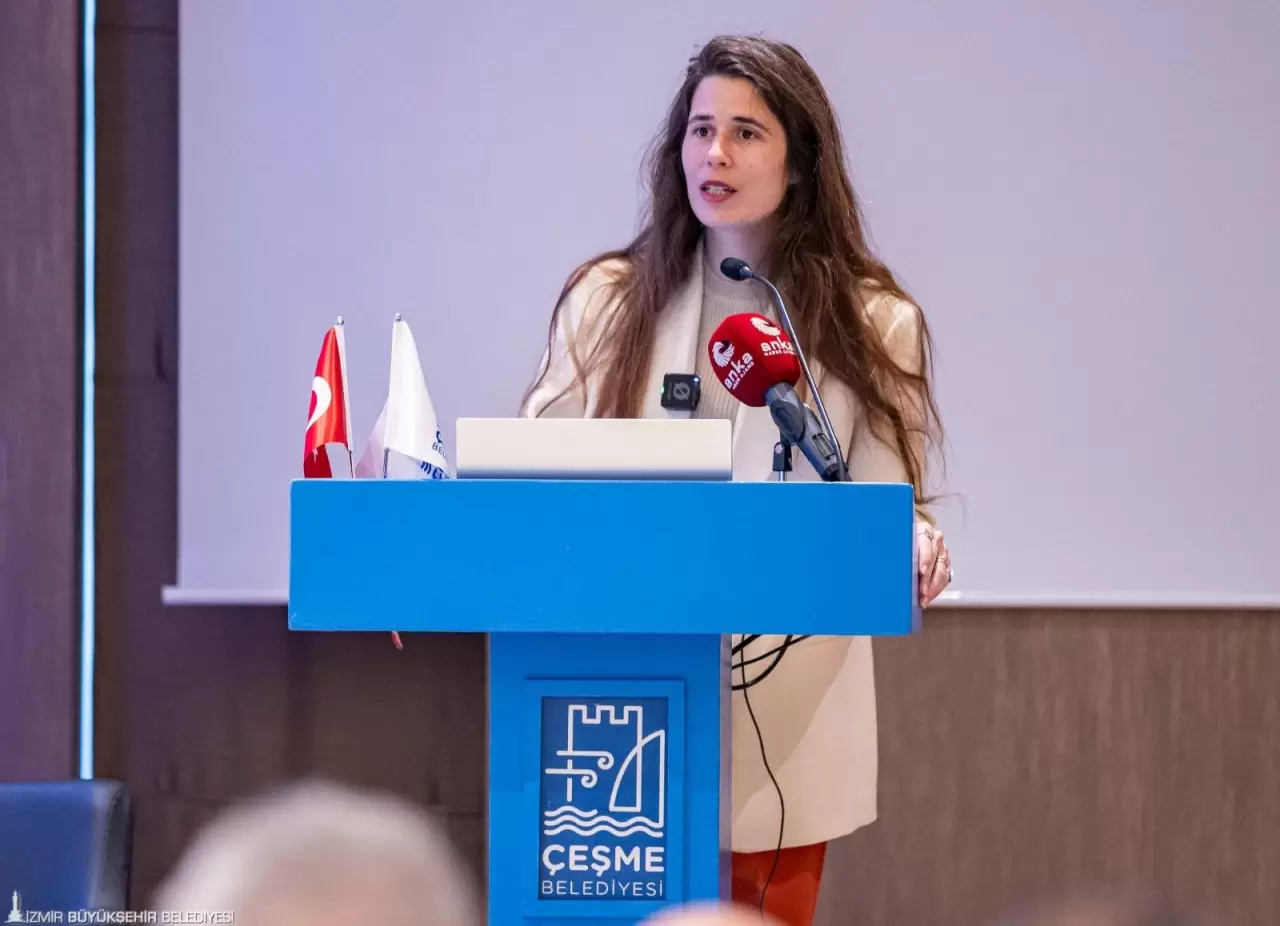 İzmir Büyükşehir Belediye Başkanı Cemil Tugay, kentsel gıda stratejisi ve kırsal kalkınma modeliyle tarımda yeni bir dönem başlatıyor. Peki, bu hamle İzmir’i nasıl etkileyecek?