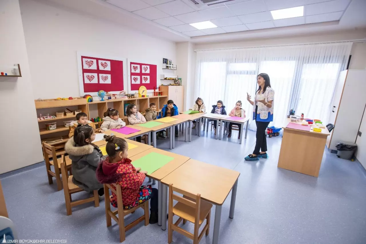İzmir Büyükşehir Belediyesi, Yuvamız İzmir Çocuk Etkinlik Merkezleri’nin sayısını 20’ye çıkardı. Başkan Tugay, bu sayıyı 25’e ulaştırmayı hedeflediklerini söyledi.