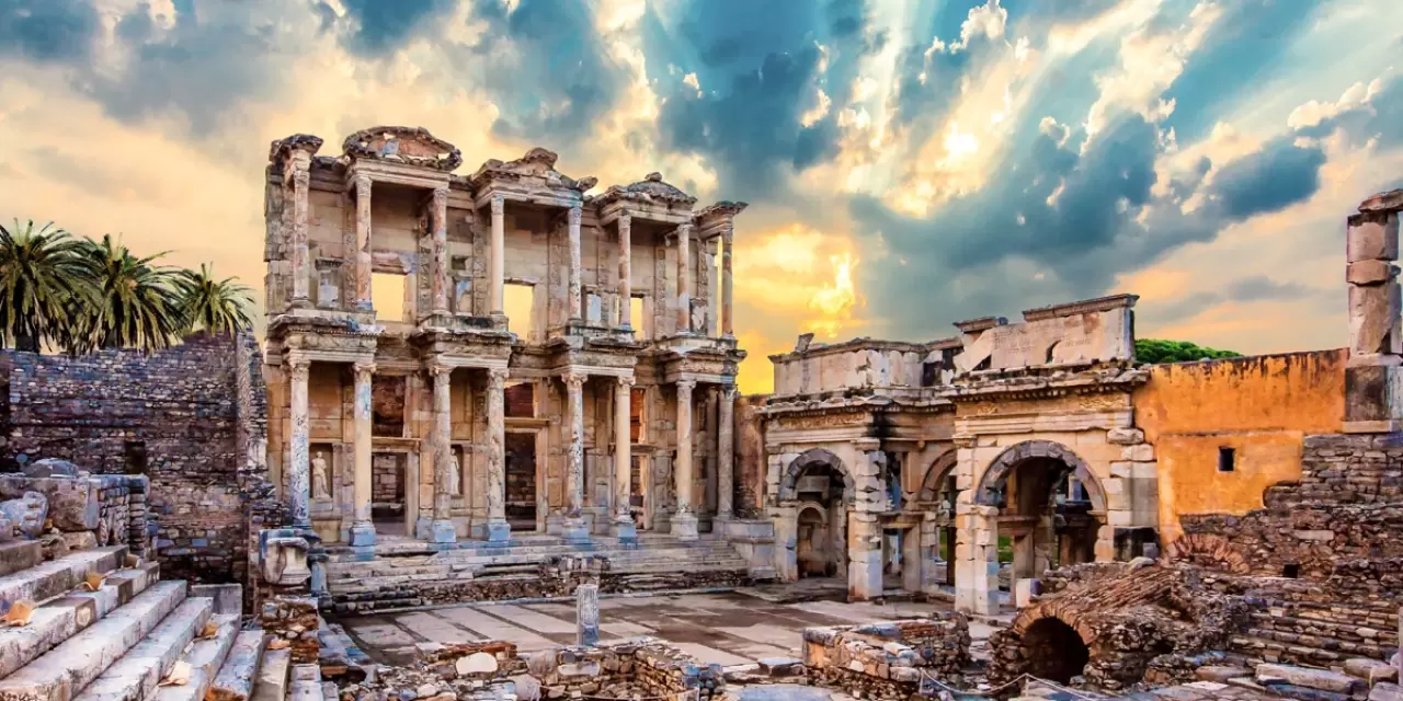 Dokuz Eylül Üniversitesi, Türkiye'nin antik kentlerini depreme karşı korumak için "ANTİKDEM" projesini başlattı. Efes, Pergamon gibi tarihi miraslar nasıl korunacak? Ayrıntılar burada!