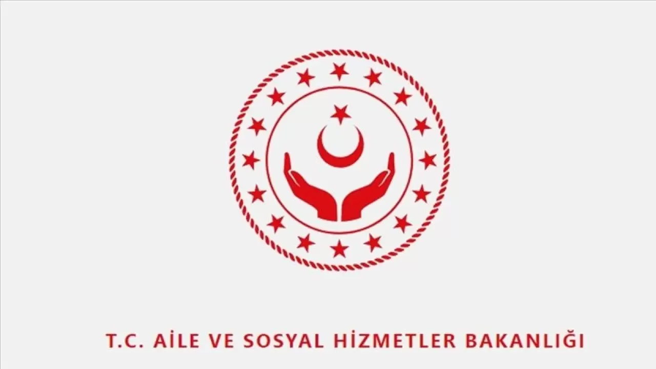 Aile ve Sosyal Hizmetler Bakanlığı'nın "Seviyorsan git evlen bence" paylaşımı büyük tartışma yarattı! Gençler, artan evlilik maliyetlerinin kararlarını nasıl etkilediğini anlattı.