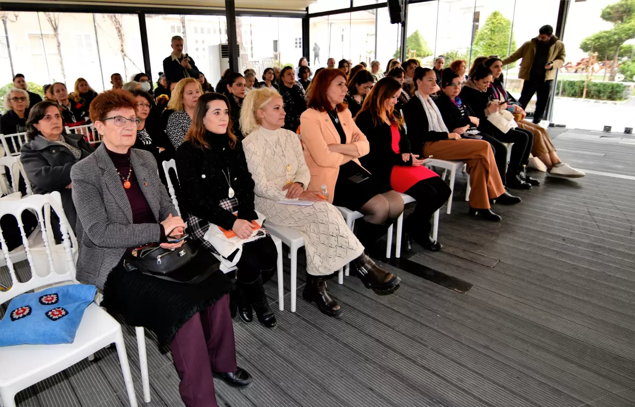 Uzman Psikolog Ü. Aslı Macit’in konuşmacı olduğu “Flört Şiddeti” konulu seminer büyük ilgi gördü.