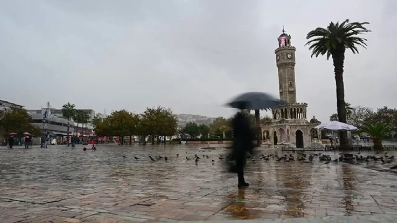 İzmir’de 17 Şubat’ta kuvvetli sağanak ve fırtına bekleniyor! Sel, su baskını ve ulaşımda aksamalara karşı dikkat! İşte ilçe ilçe hava durumu detayları...
