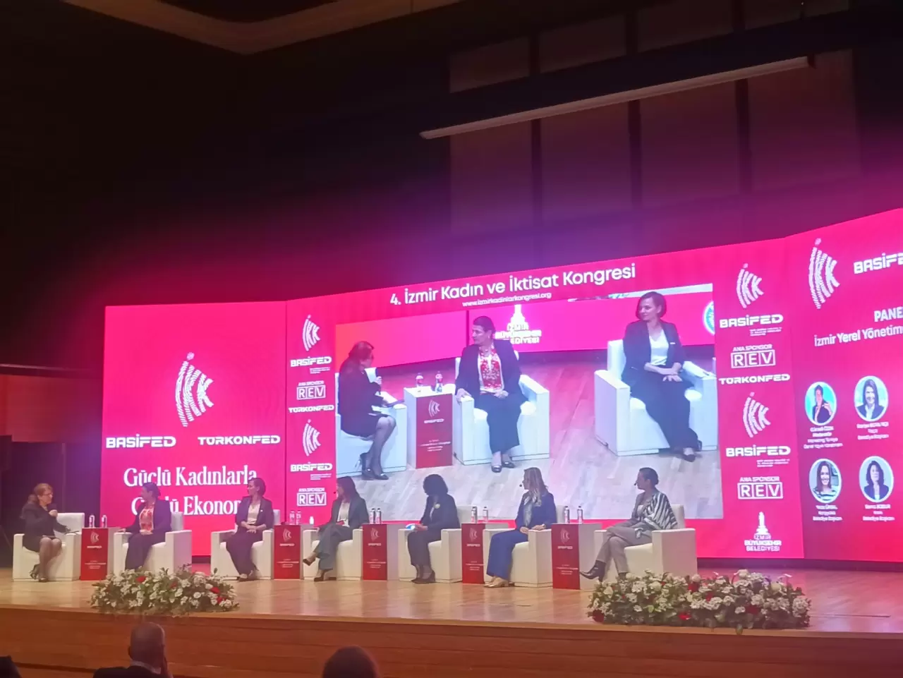 İzmir Kadın ve İktisat Kongresi'nde kadın belediye başkanları deneyimlerini paylaştı. Kadın liderler siyasetteki yerlerini ve karşılaştıkları zorlukları anlattı!