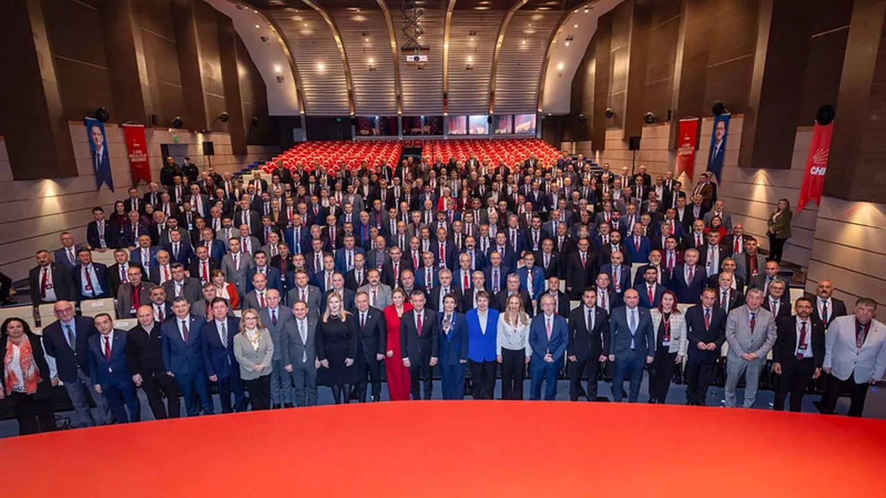 CHP İl Genel Meclis üyeleri, partilerine yönelik saldırılara karşı güçlü bir duruş sergileyerek iktidar yolculuklarını sürdüreceklerini duyurdu.