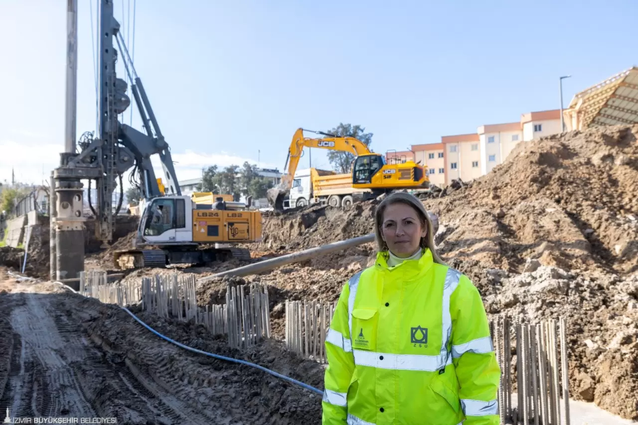 İZSU, Halkapınar'da 9 yeni su kuyusu açarak İzmir'e saniyede 500 litre ek su sağlayacak. 250 milyon liralık dev projede sona yaklaşıldı! Detaylar haberimizde.