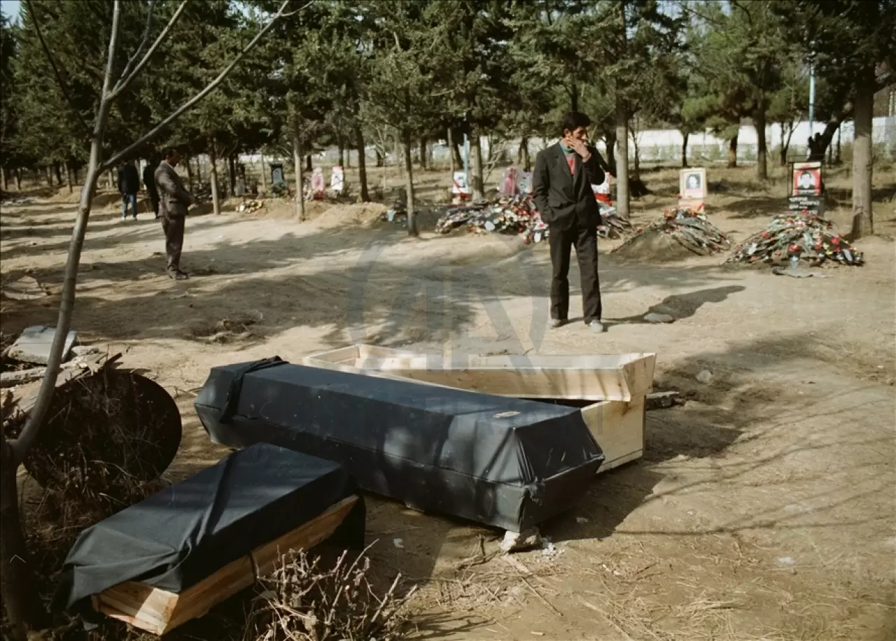 Hocalı Soykırımı ve Kanlı Yanvar, Azerbaycan tarihinde derin izler bıraktı. Peki, bu trajediler nasıl yaşandı, kimler sorumluydu ve dünya neden sessiz kaldı?