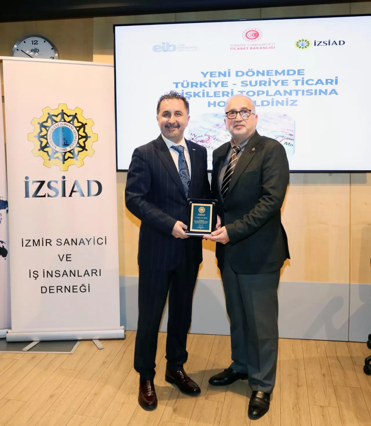 Türkiye ve Suriye arasındaki ticaretin yeniden güçlendirilmesi için kritik adımlar atılıyor. Serbest Ticaret Anlaşması ile ekonomik ilişkiler canlanacak.