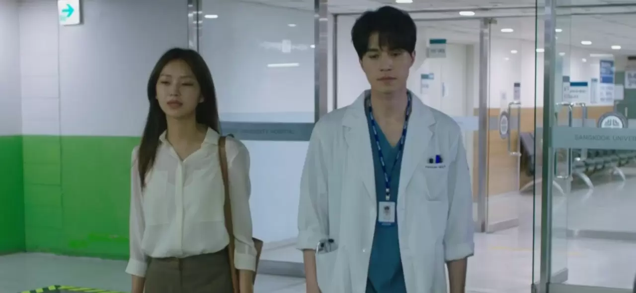 Güney Kore’nin en prestijli hastanesinde idealler ve çıkarlar çarpışıyor! Life dizisi, doktor-CEO çekişmesiyle sağlık sektörünün sırlarını aralıyor.