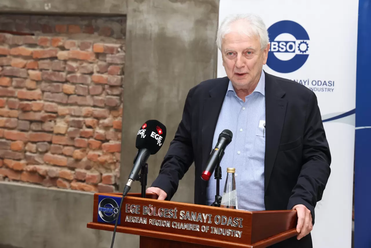 EBSO, 1995 yılından bu yana düzenlediği Aytaç Sefiloğlu Gazetecilik Yarışması’nda ödülleri kazanan gazetecileri açıkladı. İşte ekonomi gazeteciliğinde öne çıkan isimler ve ödülleri!