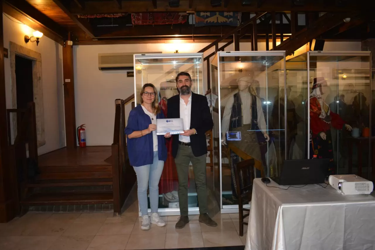 Ege Üniversitesi Etnografya Müzesi'nde, İzmir’in su altyapısının tarihini keşfetmek için düzenlenen söyleşide, Smyrna'nın su yapılarının 2 bin yıllık geçmişi gözler önüne serildi.