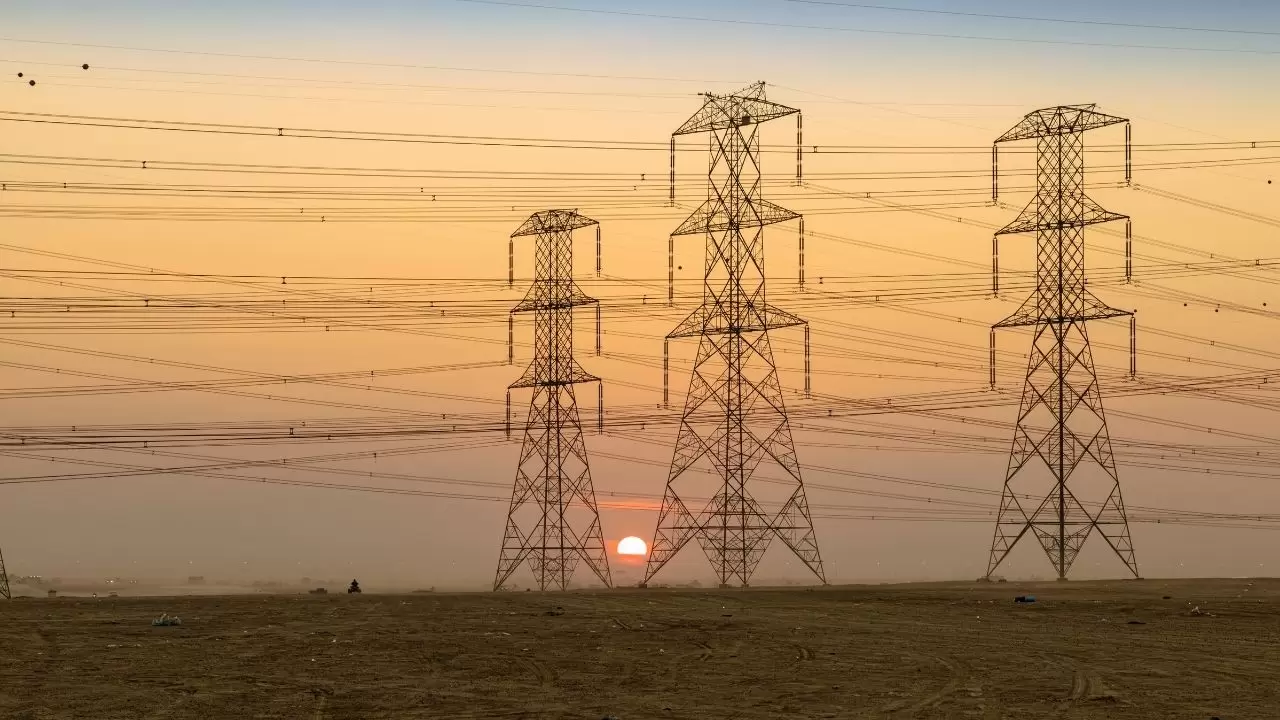 İzmir’de bazı ilçelerde planlı elektrik kesintisi yaşanıyor. Kesintinin süresi ve etkilenen bölgeler hakkında detaylar haberimizde.