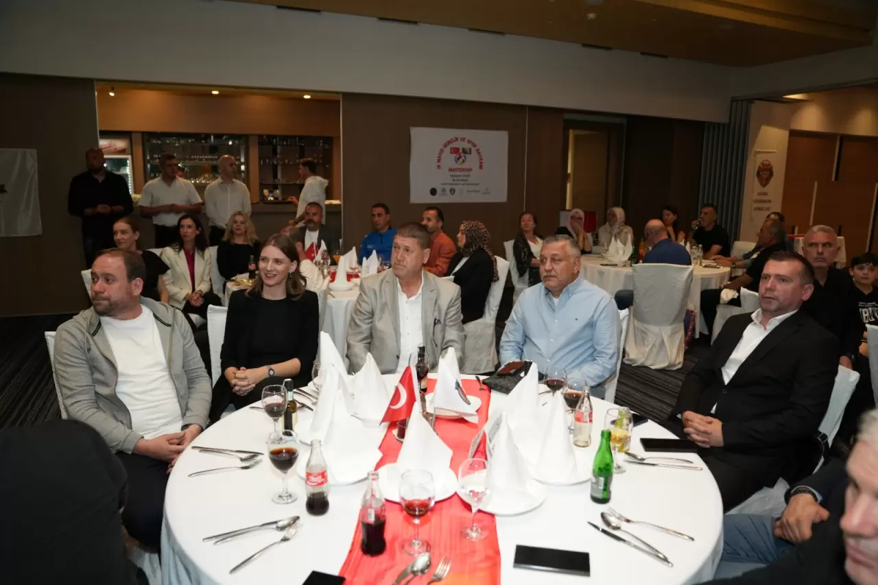 Türkiye Bosna Hersek Kültür Dernekleri Federasyonu (TBHKDF) Başkanı Barbaros Reşat Taşer ve beraberindekiler, Saraybosna’da bir dizi görüşmeler gerçekleştirdi. 