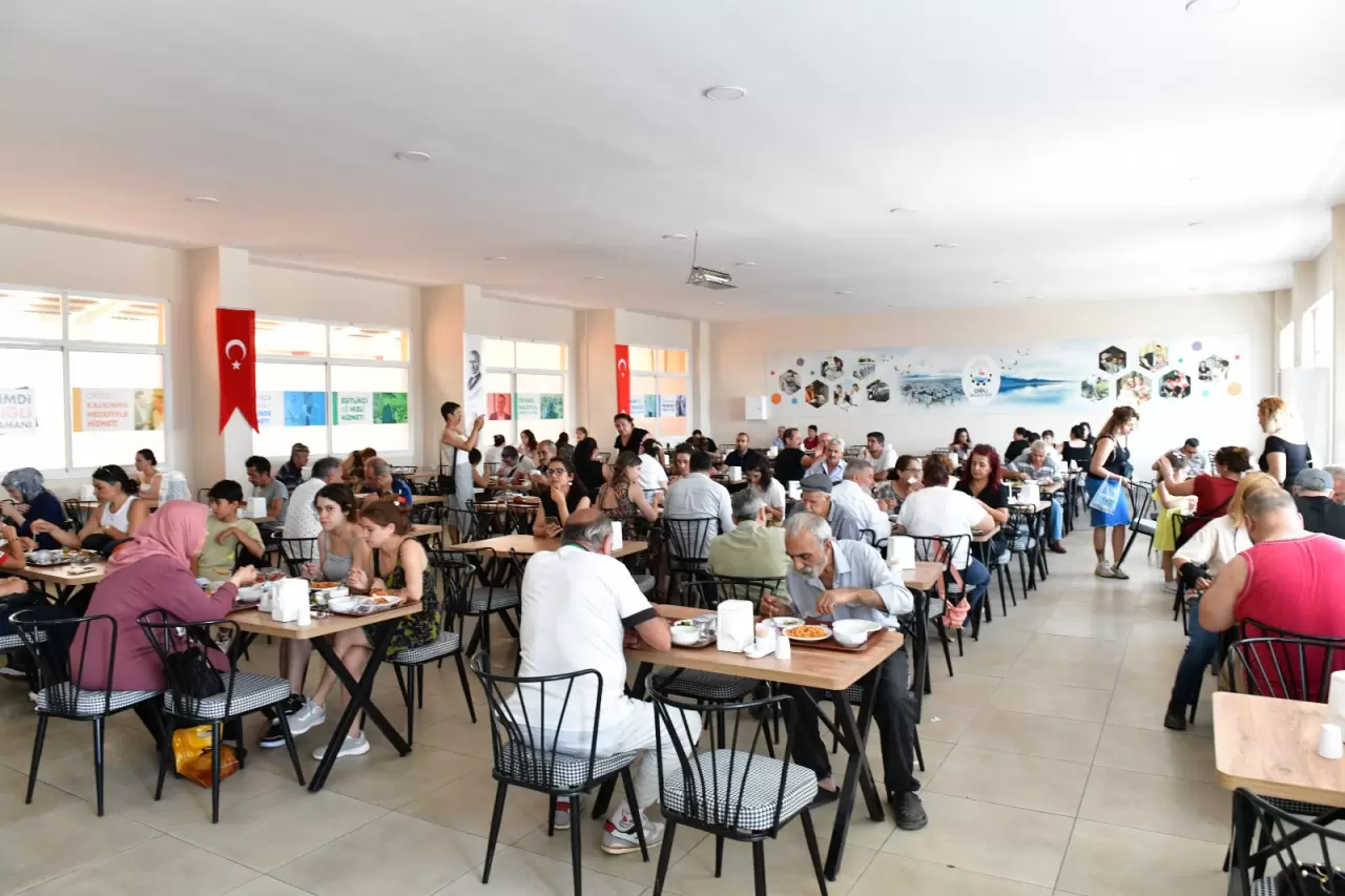 Geçtiğimiz günlerde elim bir kaza sonucu hayatını kaybeden Manisa Büyükşehir Belediye Başkanı Ferdi Zeyrek, Çiğli Belediyesi tarafından unutulmadı. 