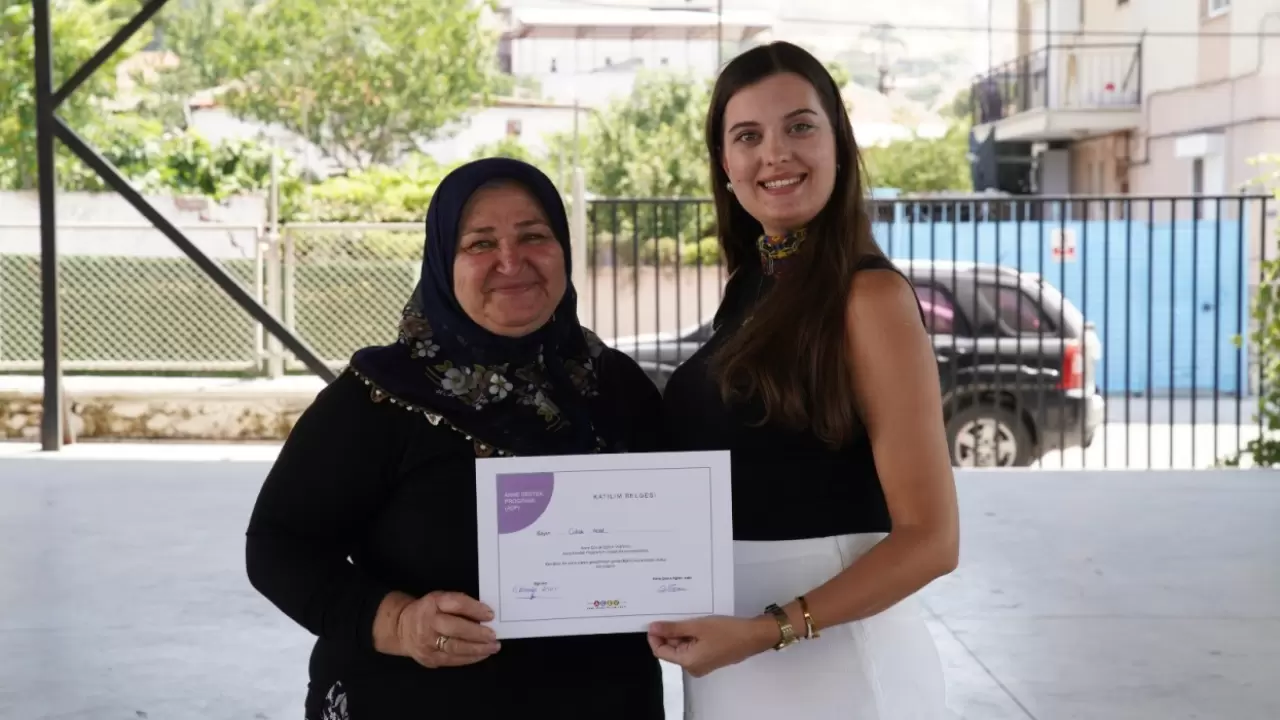 Aliağa Belediyesi ve AÇEV İş Birliğiyle Gerçekleştirilen “Anne Destek Programı” Helvacı’da Başarıyla Tamamlandı.