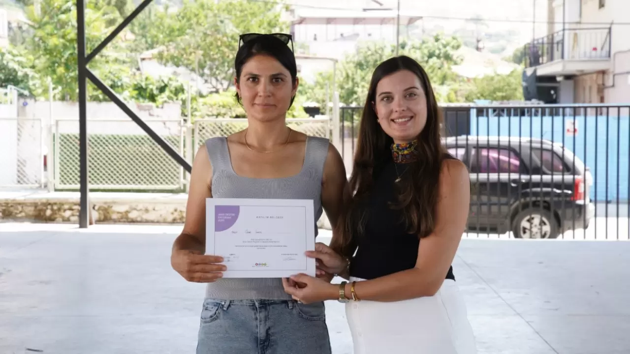 Aliağa Belediyesi ve AÇEV İş Birliğiyle Gerçekleştirilen “Anne Destek Programı” Helvacı’da Başarıyla Tamamlandı.