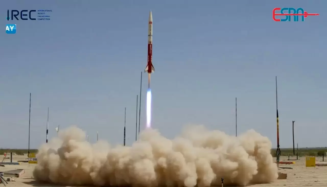 Ege Üniversitesi Mühendislik Fakültesi öğrencilerinden oluşan Ege Aerospace Takımı, Amerika Birleşik Devletlerinde düzenlenen “International Rocket Engineering Computation 2025” yarışmasına katıldı.