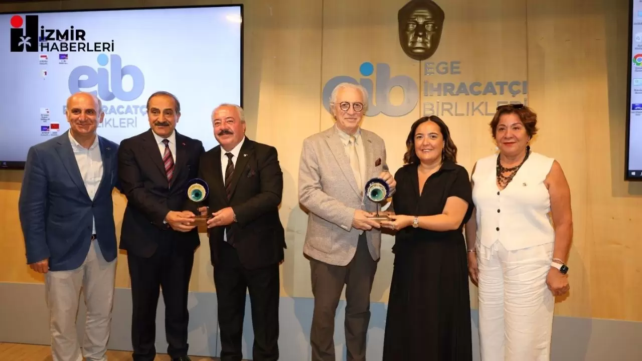 Ege İhracatçı Birlikleri ve İzmir Ticaret Borsası'nın desteklediği "İhracatta Kadın Gücü" programı, TOBB Kadın Girişimciler Kurulu iş birliğiyle gerçekleştirildi. 67 kadın girişimci, ihracat becerilerini geliştirmek amacıyla verilen eğitimi başarıyla tamamladı.