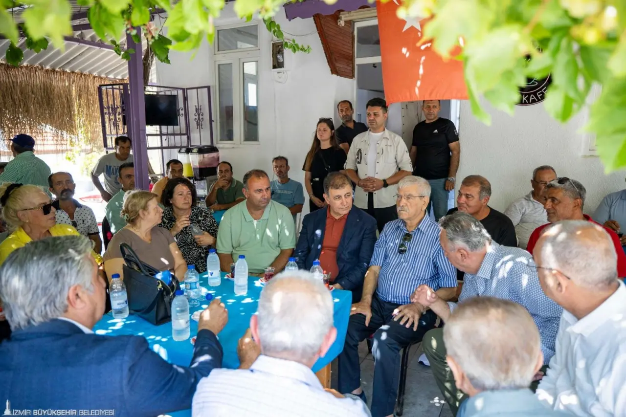 İzmir Büyükşehir Belediye Başkanı Dr. Cemil Tugay, geçmiş dönem CHP İzmir Milletvekili ve CHP İl Başkanı Tacettin Bayır’ın annesi Güler Bayır’ı son yolculuğuna uğurladı. Güler Bayır’ın cenazesi, Karaburun Ayşe Kadın Camii’nde öğle namazına müteakip kılınan cenaze namazının ardından Salabahçe Mezarlığı’nda toprağa verildi. 