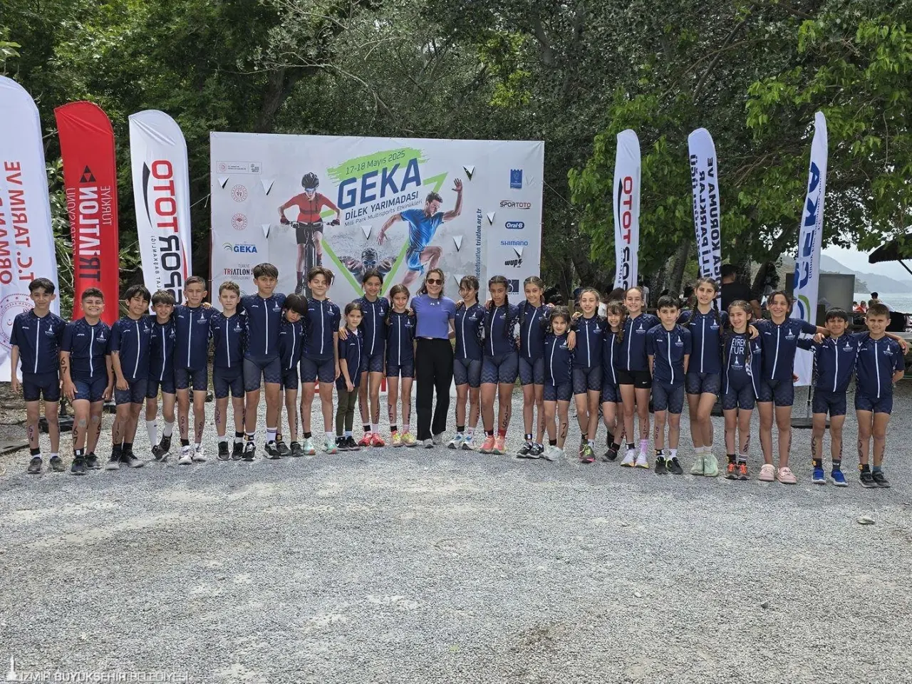 İzmir Büyükşehir Belediyesi Spor Kulübü yarışmacı ve yetiştirici kimlikleriyle faaliyetlerine devam ederken triatlon branşındaki başarılar dikkat çekti. Kulüp performansıyla 2025 yılına damga vururken ayrıca farklı alanlardaki istatistikler de göz doldurdu.