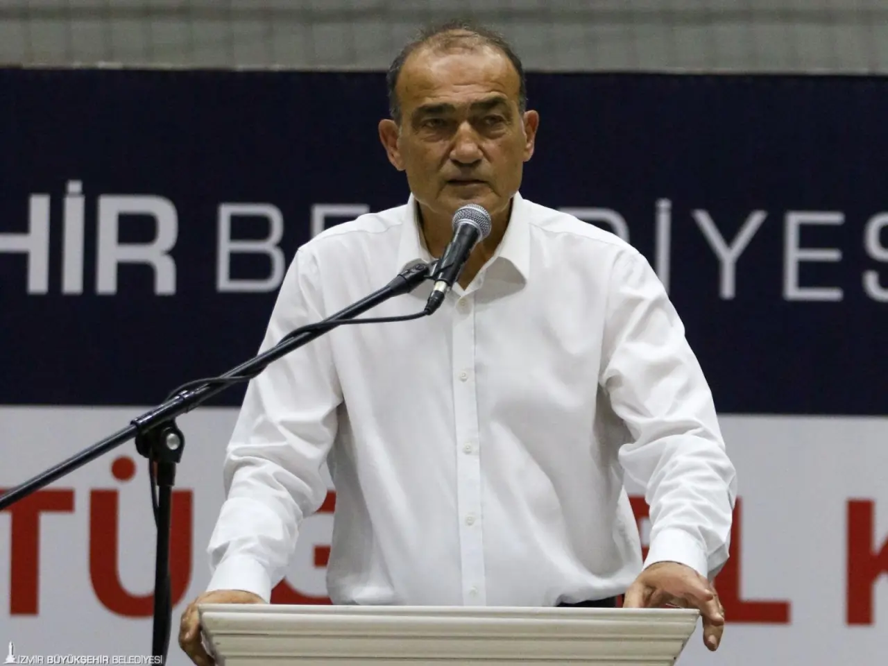 İzmir Büyükşehir Belediyesi Spor Kulübü’nde olağanüstü genel kurul gerçekleşti. Seçimde kulübün yeni başkanı İzmir Büyükşehir Belediyesi Gençlik ve Spor Hizmetleri Dairesi Başkanı Berkhan Alptekin oldu.