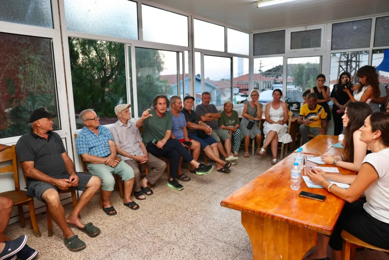 Başkan Denizli: “Çeşme Vizyon Ofisimizin öncülüğünde başlattığımız Mahallemde Ne Var Ne Yok buluşmalarıyla kentimizin hikâyesini hep birlikte yeniden yazacağız. Bu toplantılar Çeşme’mizin tüm mahallelerinin kendi sürdürülebilir kalkınma hedeflerinin ve yol haritalarının oluşturulmasına katkı sağlayacak.”