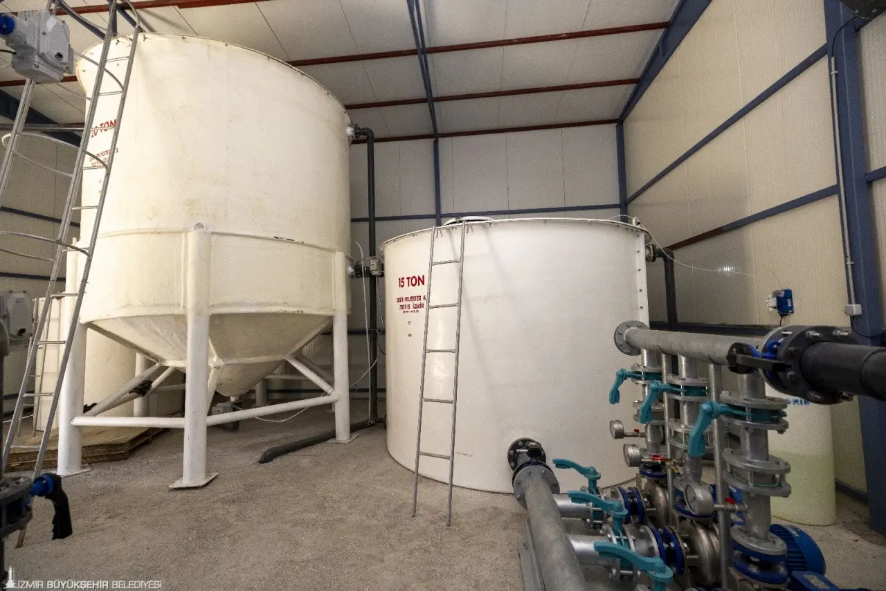 İzmir Büyükşehir Belediye Başkanı Dr. Cemil Tugay, Torbalı'da Çapak Bardacık İncir Festivali ile Göllüce Alevi Bektaşi Dayanışma ve Kültür Derneği'nin aşure etkinliğine katıldı. Buluşmada birlik ve beraberlik vurgusu yapan Tugay, “Bizi biraz darda, zorda bırakıyorlar ama ne olursa sizler yanımızda olduğunuz için eminiz her türlü güçlüğü hep beraber aşacağız. Güzel çocuklarımıza da güzel bir gelecek bırakacağız” diye konuştu.