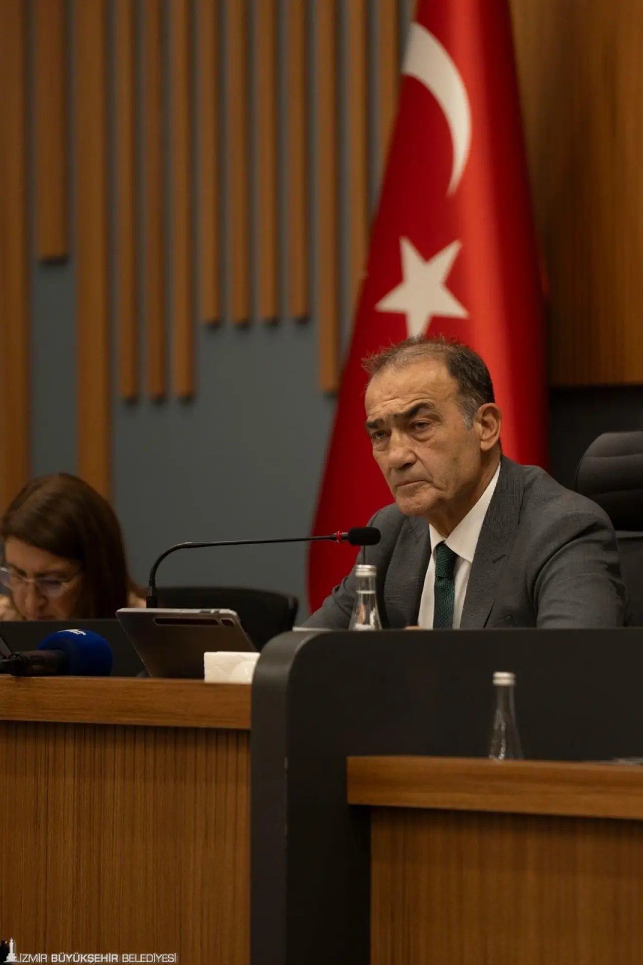 İzmir Büyükşehir Belediyesi Başkan Vekili Dr. Zafer Levent Yıldır, İzmir Büyükşehir Belediyesi tarafından İZBAN'daki 90 dakika uygulamasının kaldırıldığını belirterek, Başkan Dr. Cemil Tugay’ı eleştiren AK Partili İzmir milletvekillerine yanıt verdi. 